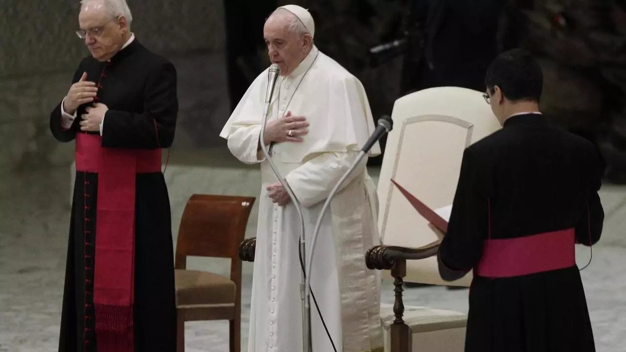 Homosexuels : le pape François défend le droit à l’union civile
