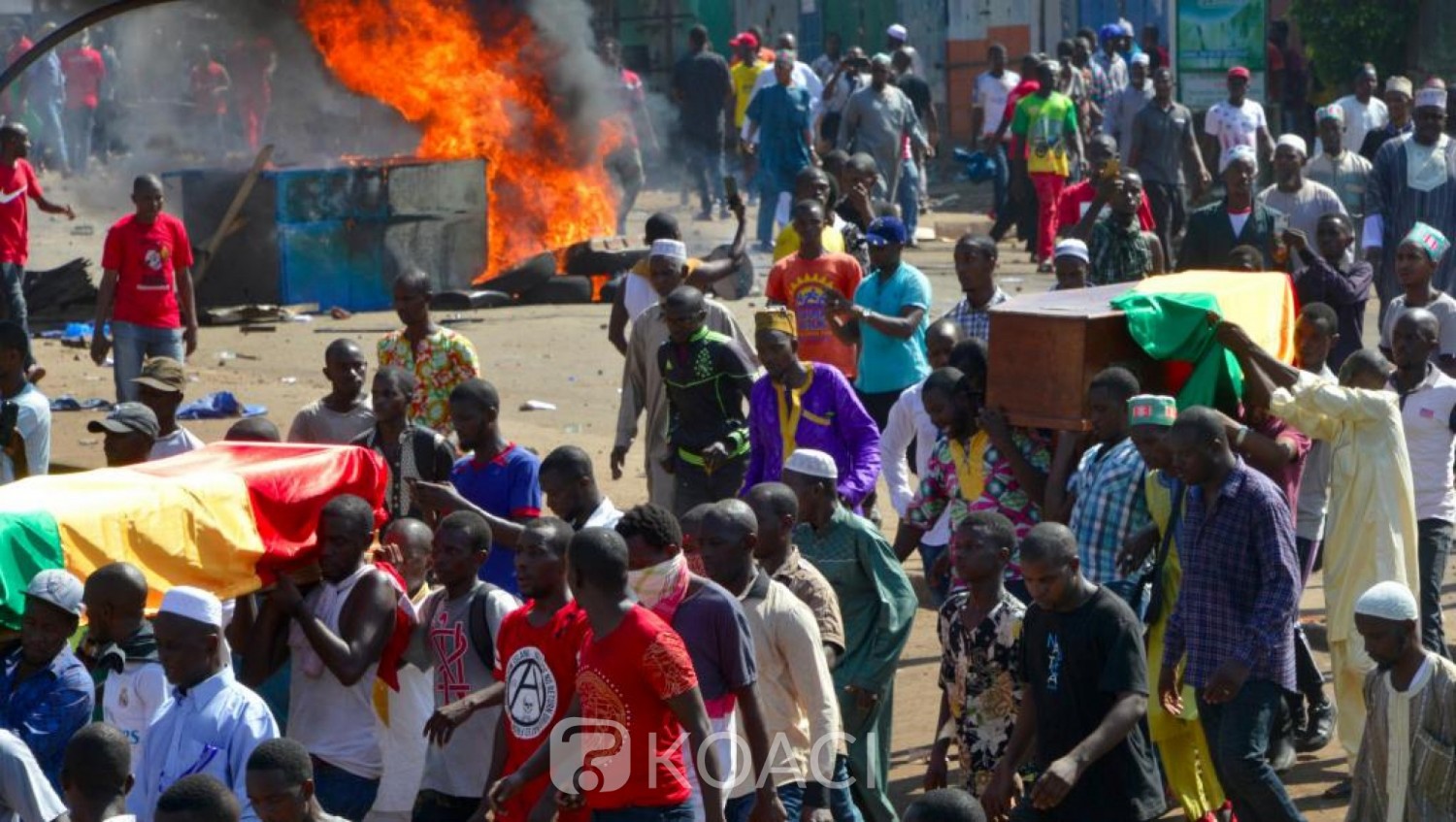 Présidentielle en Guinée : au moins trois morts dans des heurts à Conakry