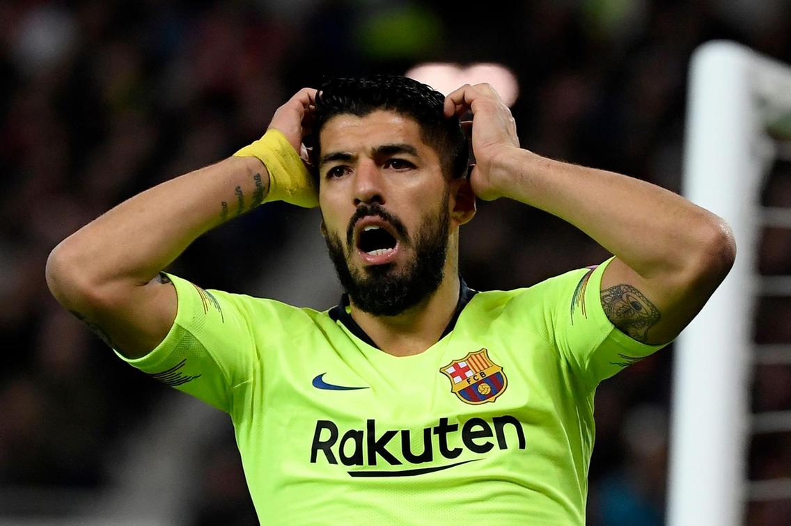 Luis Suarez angry with Lionel Messi