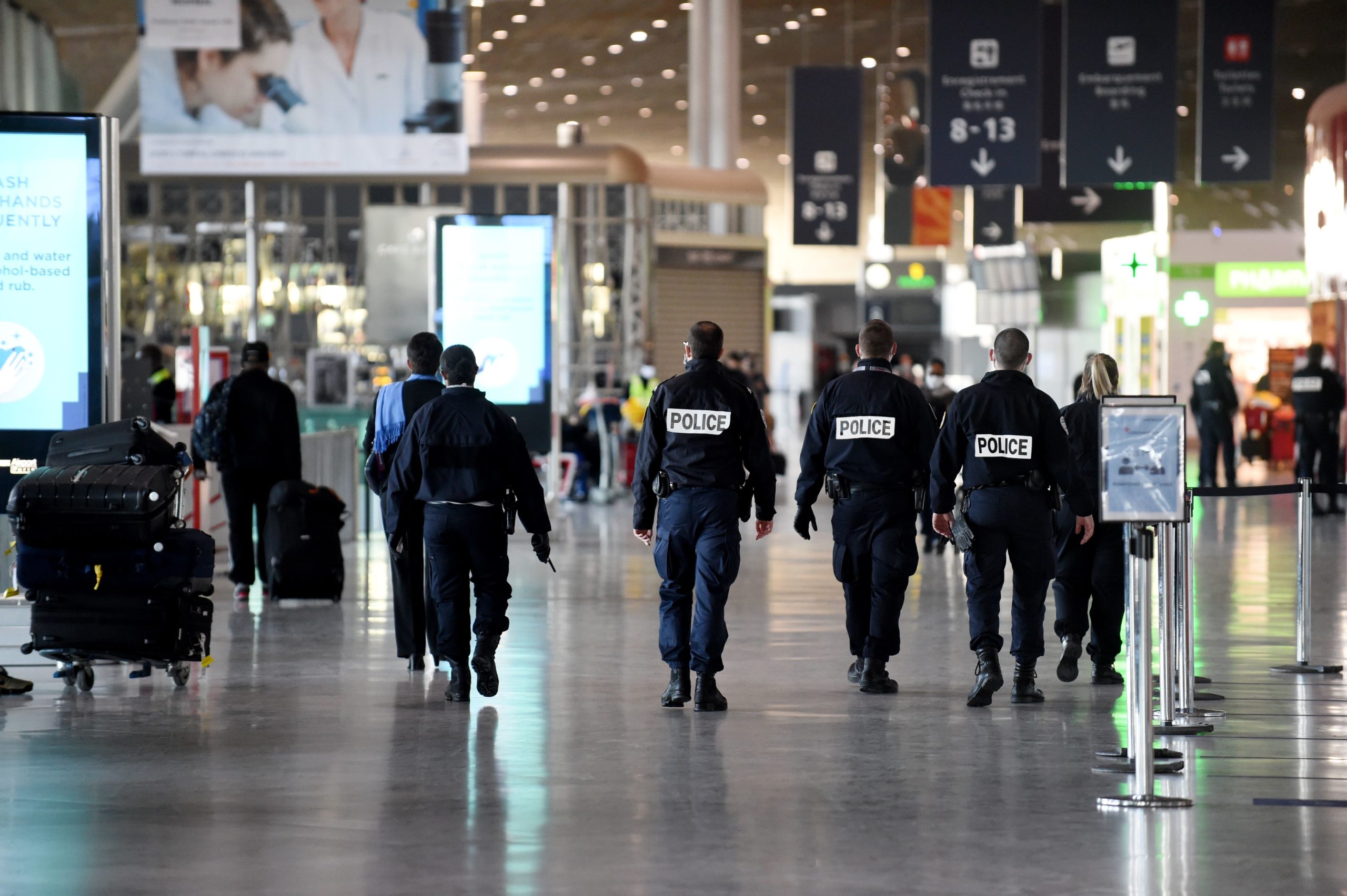 COVID : Des Béninois et des Camerounais et  pris dans un trafic de fausses attestations  pour 150 à 300€ à l’aéroport de Roissy