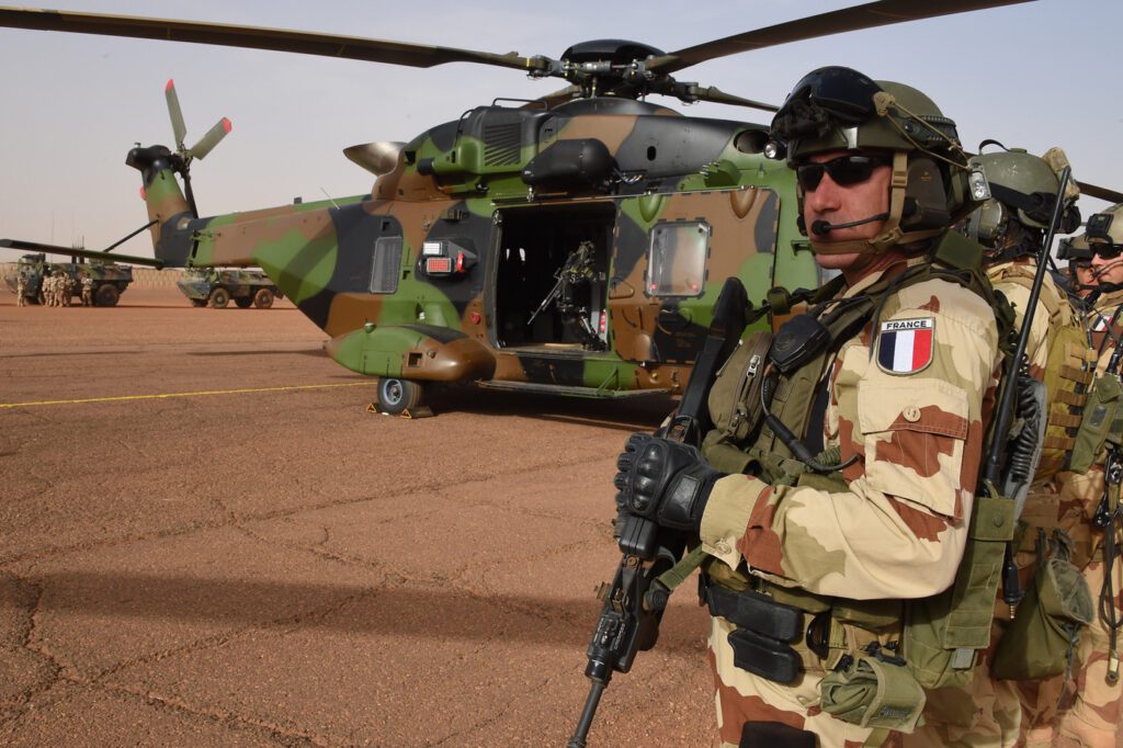 L’armée française a décidé de se retirer du champ de tir et le camp d’exercice militaire de Lomo-nord dans le centre de la Côte d’Ivoire, apprend-on de plusieurs médias.