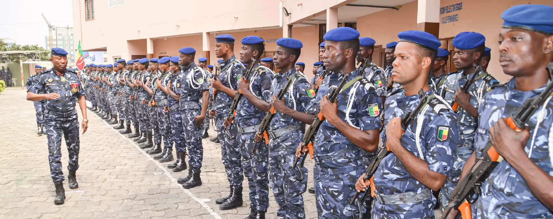 Bénin : Interdiction pour les policiers de s’exhiber sur les réseaux sociaux, une mesure applaudie par les internautes (5)