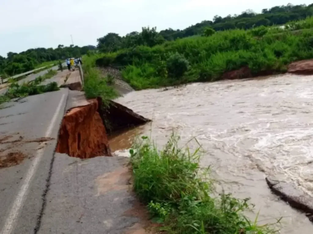 Dégradation du pont de Wessi à Tchaourou 